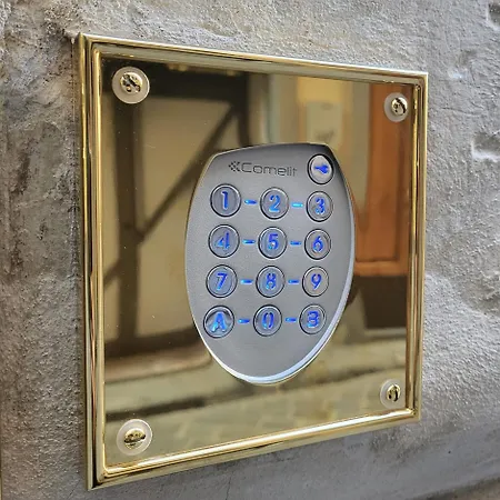 Centro Storico Firenze, Luna House Florencja