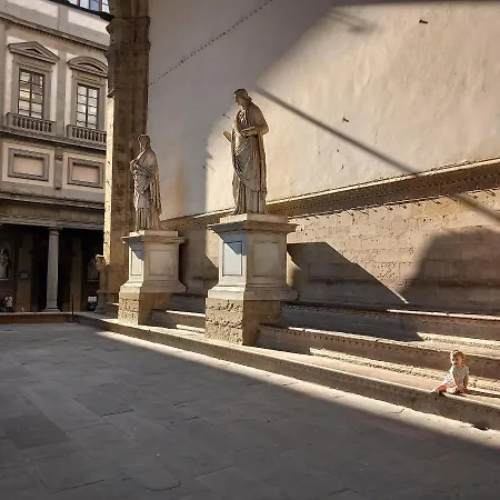 Centro Storico Firenze, Luna House